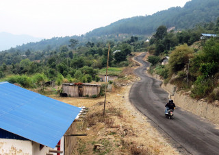 सडकले सुगम भइरहेका दुर्गम गाउँहरू