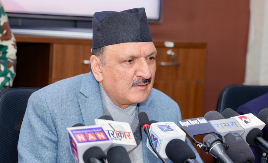अनिवार्य दायित्व र सार्वजनिक ऋणको साँवा ब्याज भुक्तानी रकममा तीव्र वृद्धि हुँदा खर्चमा चाप पर्न गयो : अर्थमन्त्री महत