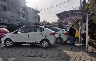 विद्युतीय ट्याक्सीमा बागमती प्रदेशको अग्रगामी कदममा केन्द्र सरकारद्वारा पेट्रोलको तगारो