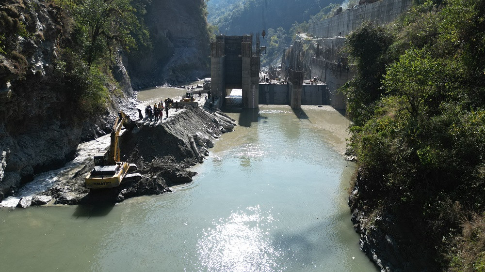 जलविद्युत् आयोजनाको पहुँचमार्ग जीर्ण हुँदा बढ्यो दुर्घटनाको जोखिम