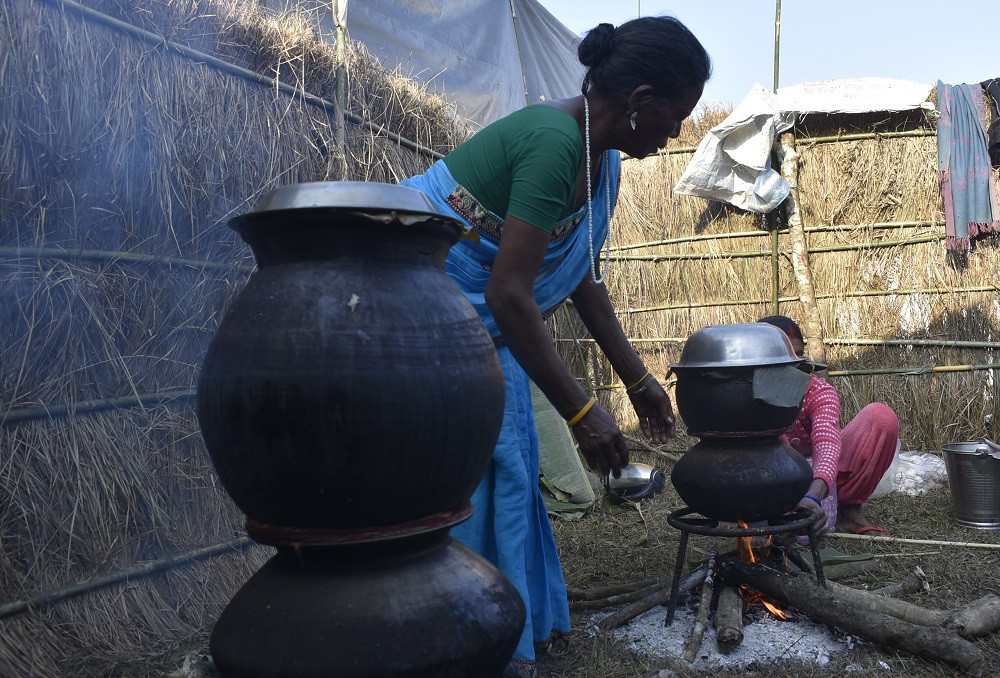 नवलपुरका घरबासमा पर्यटकलाई चिचर र घोँगी
