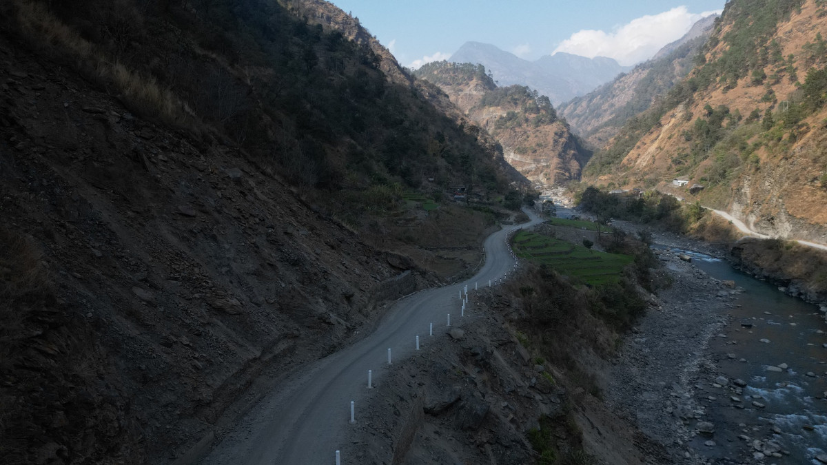 मध्यपहाडी लोकमार्ग : धारापानी-झिनडाँडाखण्डमा स्तरोन्नति सुरु