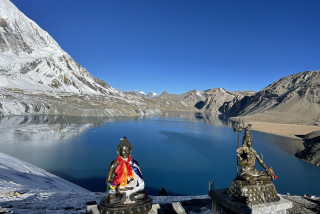 विश्व लोभ्याउने मनाङ