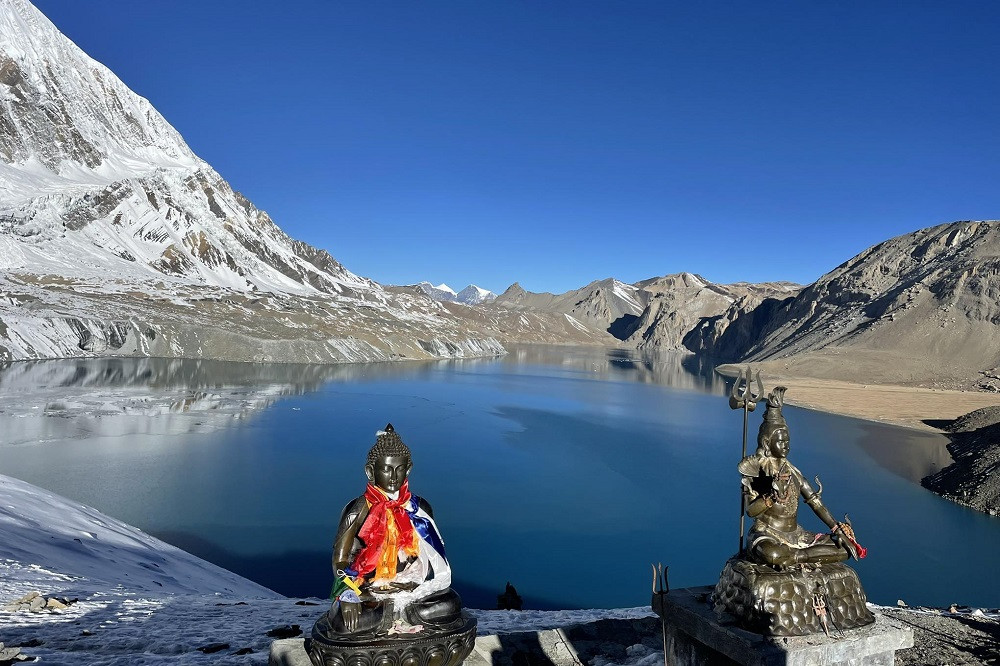 विश्व लोभ्याउने मनाङ