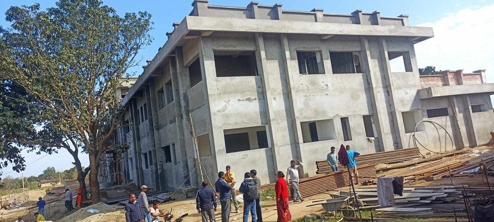 १८ करोड ५२ लाख लगानी गरेर कैलारीमा बनाइँदै १५ शय्याको अस्पताल