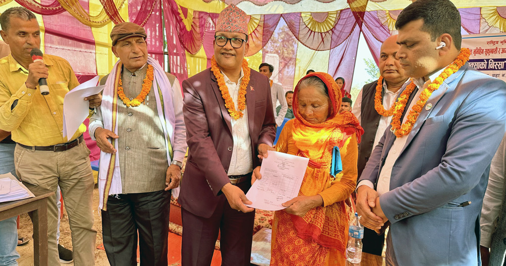 ‘तीन पुस्तापछि जग्गाको मालिक बन्न पाउने भयौँ, खुसी छौँ’