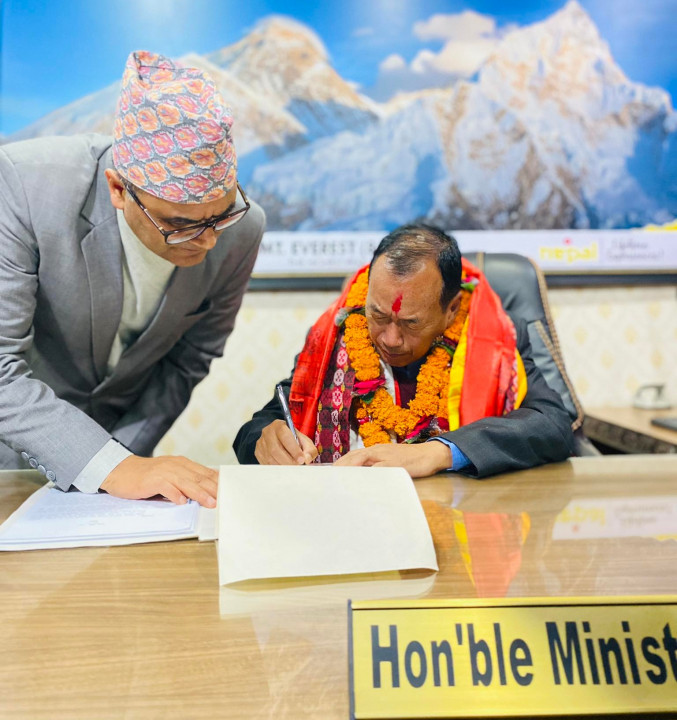 हवाई नीति संशोधनबारे सुझाव दिन कार्यदल गठन गर्ने पर्यटनमन्त्री तामाङको निर्णय
