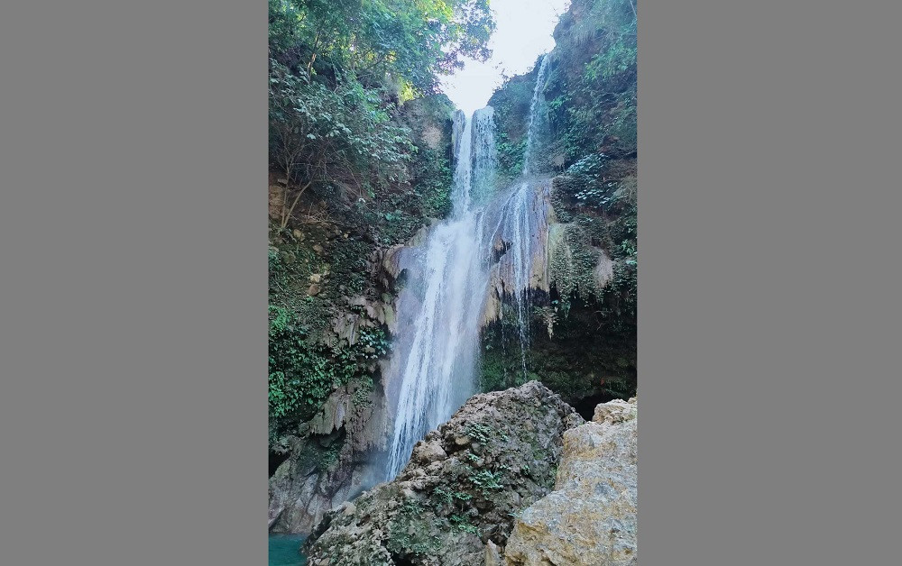 प्रचारप्रसारपछि पुरन्धरा झरनामा बढ्न थाले पर्यटक, दैनिक सयौँ पुग्छन् घुम्न