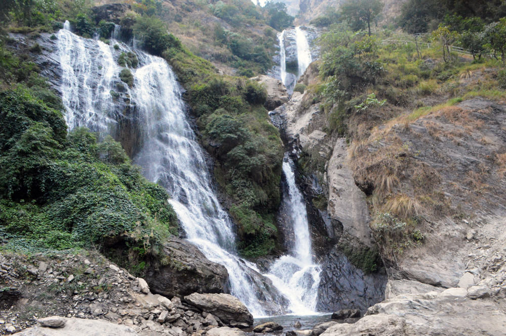 मनै लोभ्याउने गोरखाको न्याउली झरना