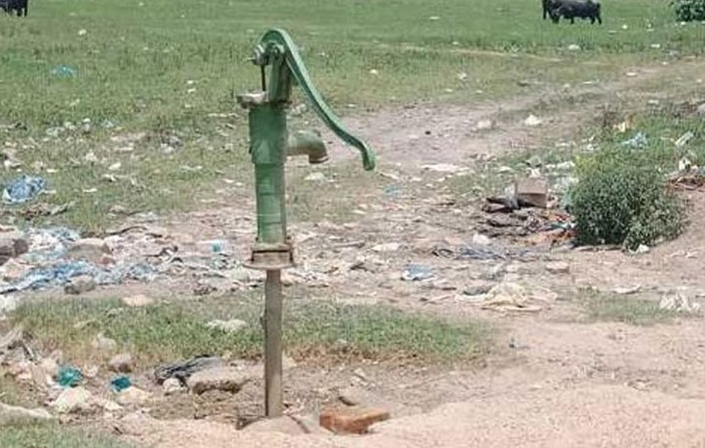 ट्युबवेल सुक्न थालेपछि त्रियुगामा खानेपानीकाे समस्या