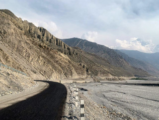 कागबेनीमा सडक स्तरोन्नति