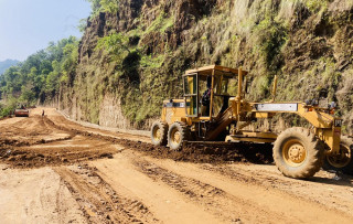 ८ वर्षमा पनि सम्पन्न भएन कालीगण्डकी कोरीडोर अन्तर्गतको २५ किमि चराङ-छोसेर सडकखण्ड