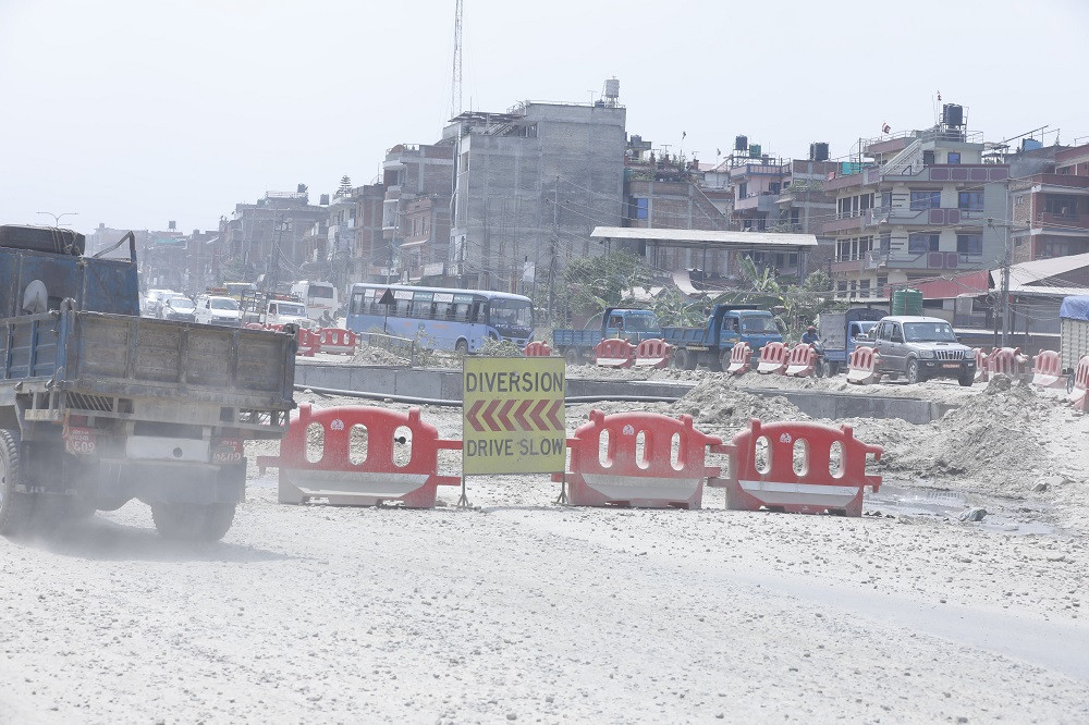 सूर्यविनायक-धुलिखेल सडक निर्माण तीव्रगतिमा गर्नुपर्ने माग