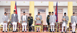 प्रधानमन्त्री ओलीसहित नवनियुक्त मन्त्रीहरूले लिए शपथ