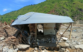 बाढीपहिरो प्रभावितको पीडा : ‘न बस्ने बासको ठेगान छ, न छ खाने गाँसको’