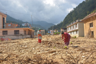 बाढीपहिरोको दुई महिना : सुरक्षित बासस्थानको माग गर्दै पीडित