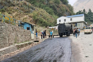 कालीगण्डकी करिडोर : म्याग्दीको दाना खण्डमा धमाधम कालोपत्र हुँदै, आयोजनामा ९० प्रतिशत भौतिक प्रगति