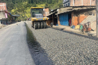 मध्यपहाडी लोकमार्गको बाङ्गेचौर-उपल्लाचौर खण्ड स्तरोन्नति हुँदै