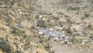 बझाङको धलाैन गाउँ