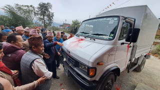 कृषिउपज बिक्री गर्न अनुदानको आश नराखी किसानले आफै किने ट्रक