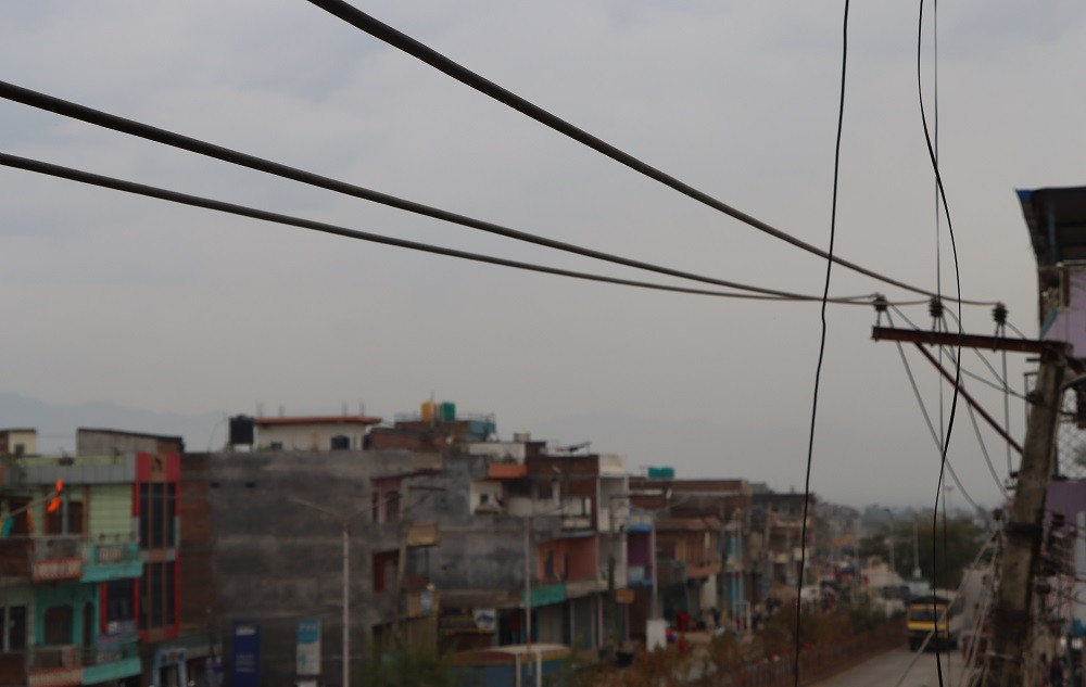 एक करोड रूपैयाँ खर्चिएर फेरियो तुलसीपुर बजार क्षेत्रका विद्युतका तार