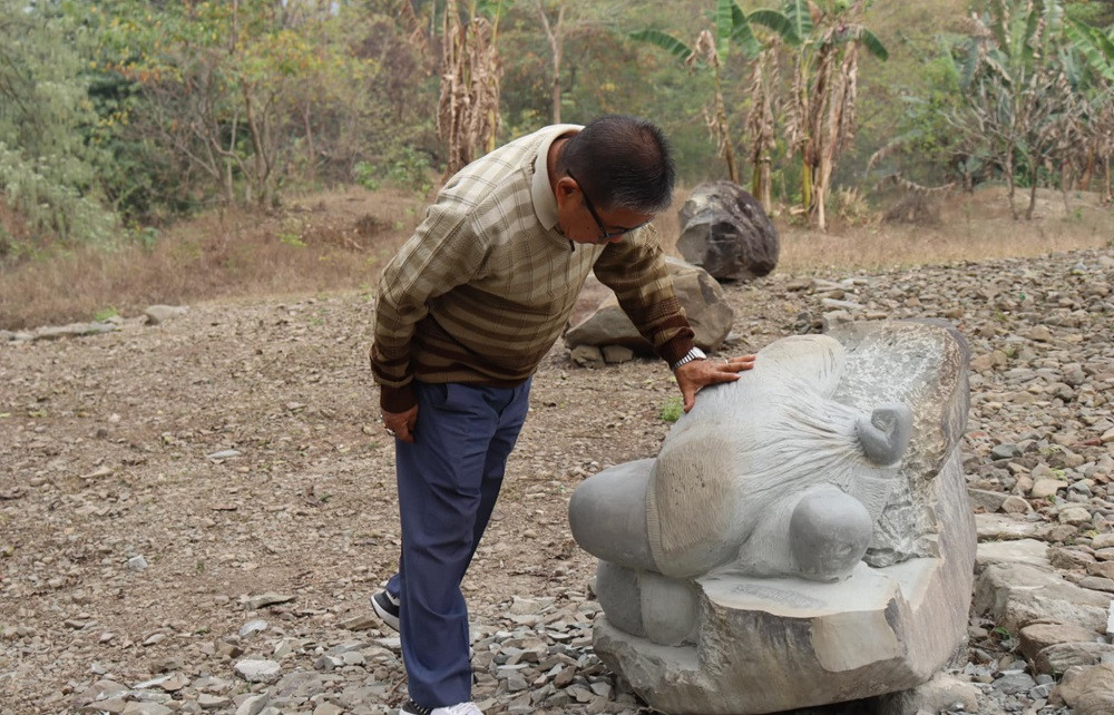 धरानमा श्रमदानबाट ढुंगे पार्क निर्माण गरिँदै